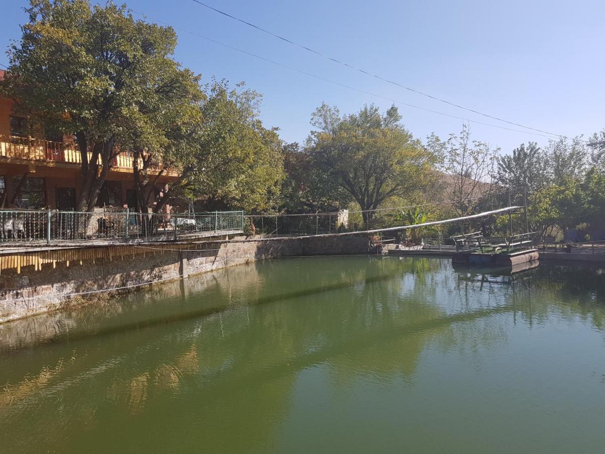 Hotel Amiran'S Lake Tbilisi Exterior foto